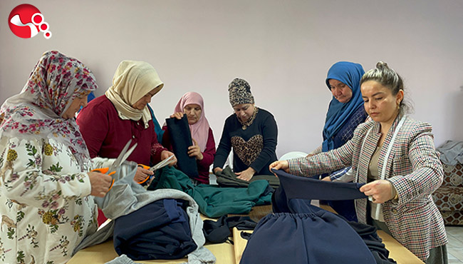 Depremzedeler için ürettiler: "Dualarımız sizinle..."