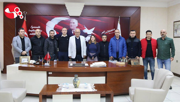 Belediye Personelinden depremzedelere anlamlı yardım...