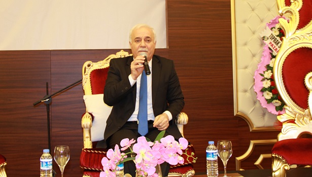 NİHAT HATİPOĞLU AKÇAKOCA'DA YOĞUN İLGİYLE KARŞILANDI