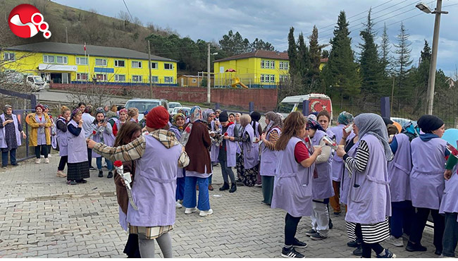 ‘Kadınlar Gününü’ oynayarak kutladılar...