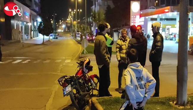 Motosiklet üzerinde şov kazayla noktalandı: 2 yaralı