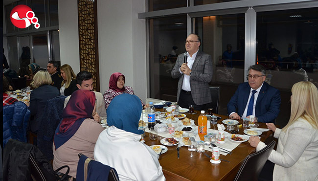 Şehit yakınları, gaziler ve depremzedeler iftar yemeğinde bir araya geldi