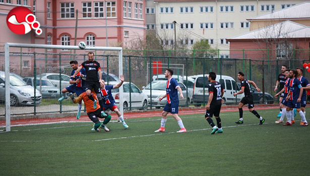 Kırmızı kartlar havada uçuştu