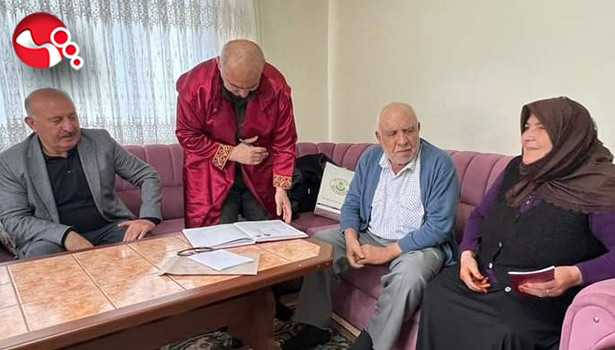 Yeni evlenen çifti asansör ayırdı…