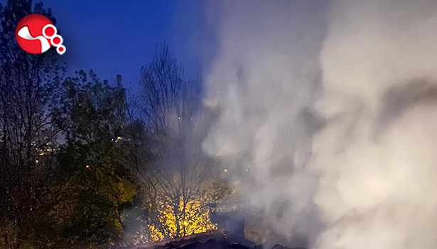 Çatıya yıldırım düştü!!!