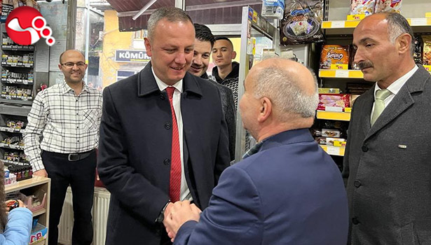 Her gittiği yerde güler yüzle karşılanıyor…