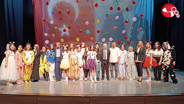 “Meyvetopya“ tiyotrosu büyük ilgiyle izlendi