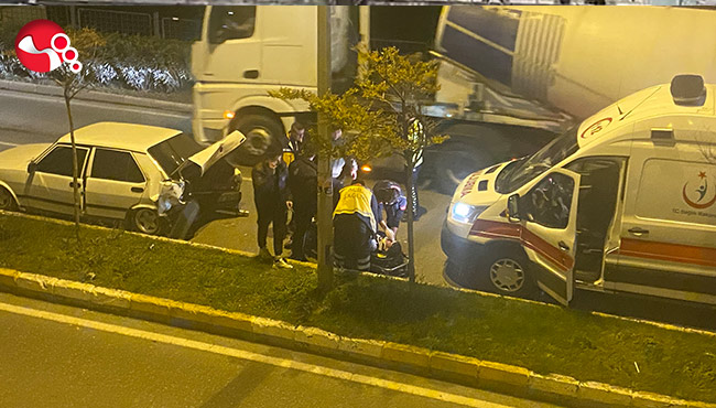 Otomobil arkadan çarptı