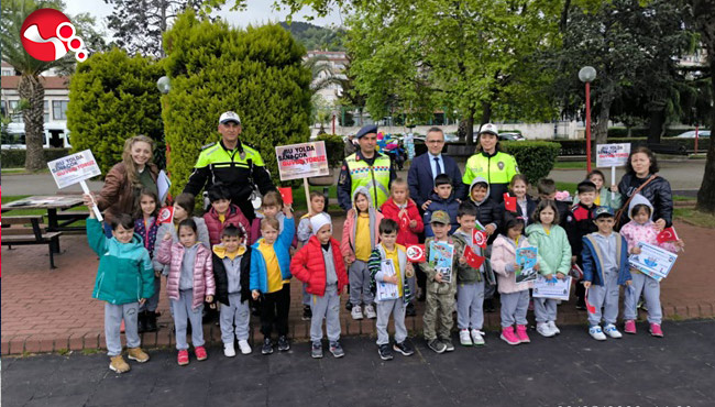 Miniklere Trafik Güvenliği Eğitimi...