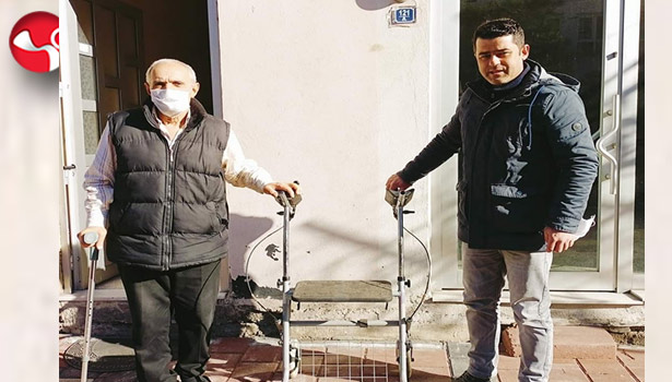 Örnek Muhtar İhtiyaç sahiplerinin yanında...