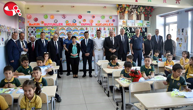 Kdz. Ereğli protokolu öğrencilerin karne heyecanına ortak oldu