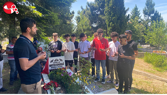 Pusuda öldürülen kadını mezarı başında andılar