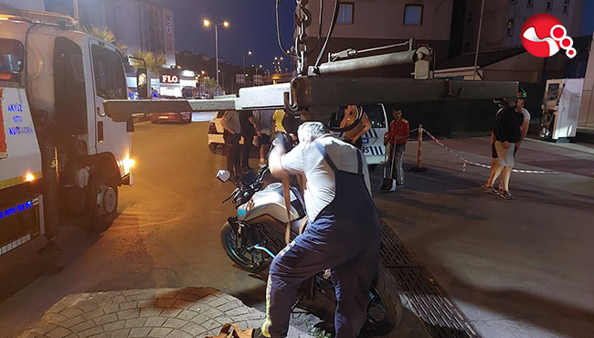 Ceza kağıdını yere attı