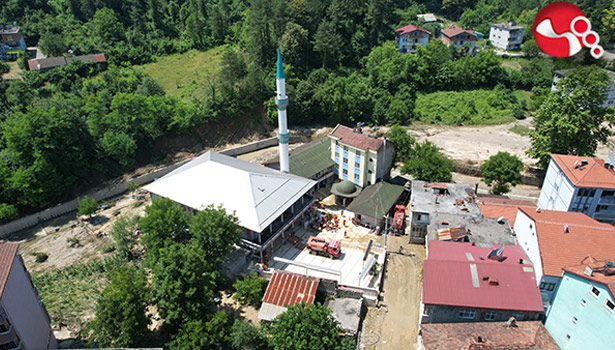 Vakit ezanını gönüllüler okudu