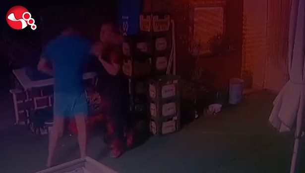 Tartıştılar, tokat attı