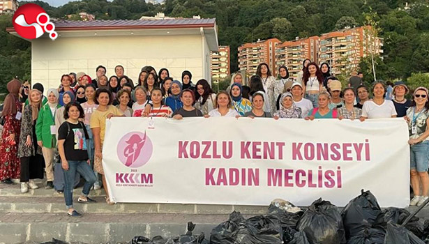 Sahilde çevre temizliği