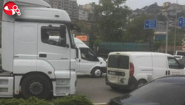 Tren arızalanınca trafik durdu!