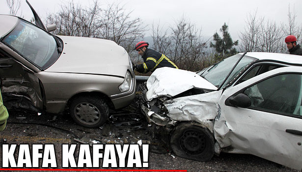 EREĞLİ&8217;DE OTOMOBİLLER ÇARPIŞTI