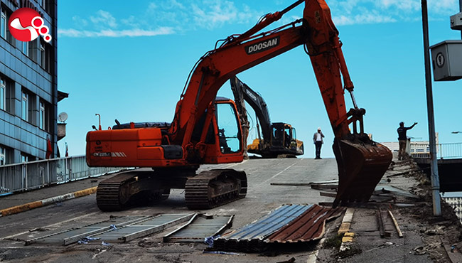 Yıkım başladı!...