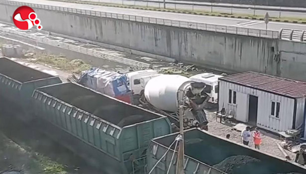 Beton mikseriyle tren çarpıştı