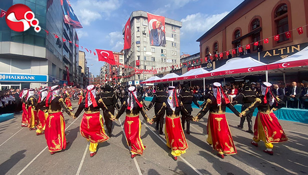 29 Ekim Cumhuriyet Bayramı törenle kutlandı