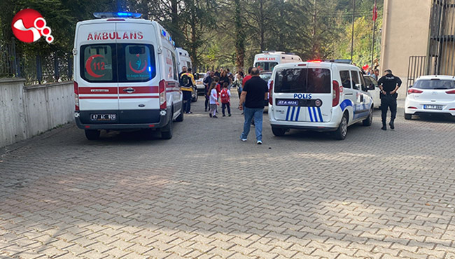 Meşalelerden yaralandılar