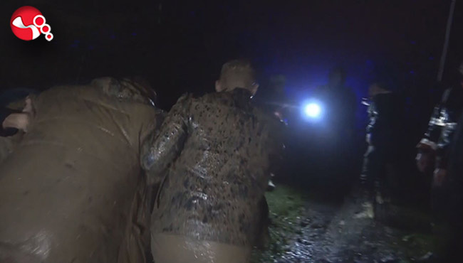 Makineler göçük altında kaldı:Yaralılar var