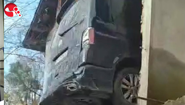 Toprak altında kaldı