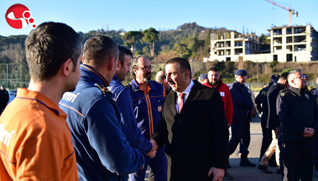 Vali Hacıbektaşoğlu, denizci yakınlarıyla bir araya geldi
