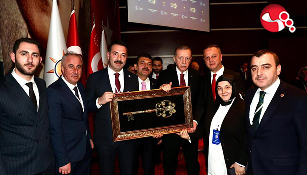 Cumhurbaşkanı Erdoğan'a Şehrin Temsili Anahtarını takdim edildi