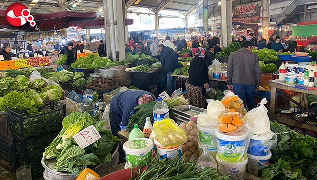 Halk pazarında fiyatlar düşüşe geçti