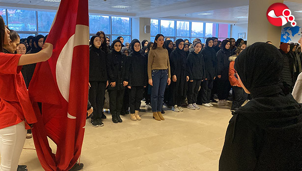 Şehitler için saygı duruşu