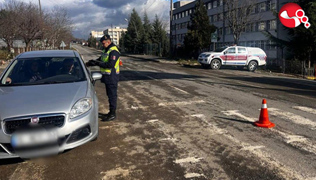 Jandarma denetimlerini sürdürüyor