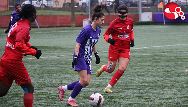 Altın kızlardan galibiyet...