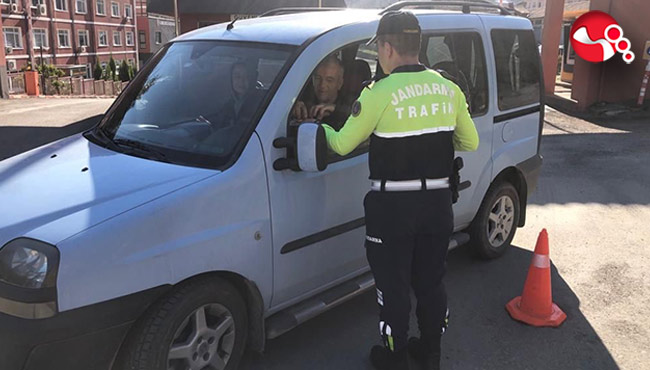 Sürücülere gül suyu ve şeker ikramı