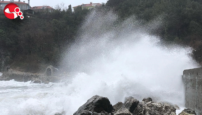 Dalgalar mendireği aştı