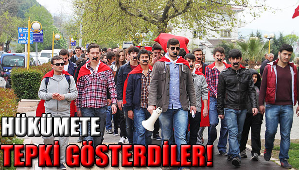 AĞIZLARINI BANTLA KAPATARAK HÜKÜMETE TEPKİ GÖSTERDİLER