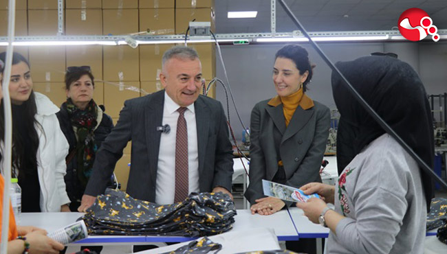 Sesli ve ekibi Kadınlar Gününü kutladı