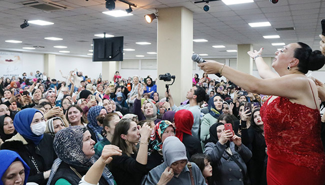 Ereğlili kadınlar gönüllerince eğlendi...