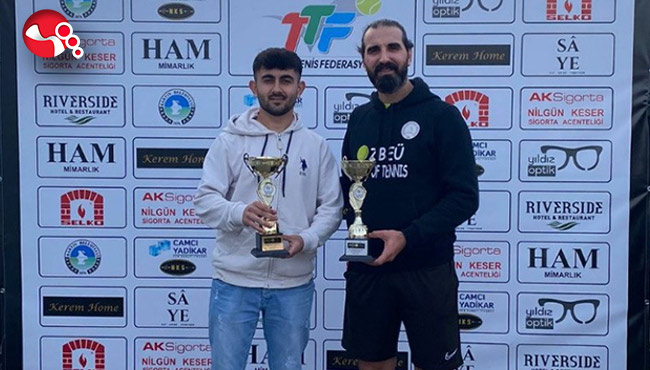 Tenis turnuvasında şampiyonluk