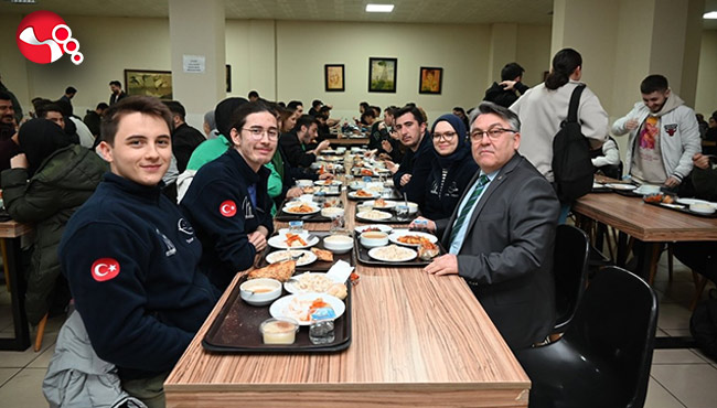 Rektör Özölçer'le oruçlarını açtılar