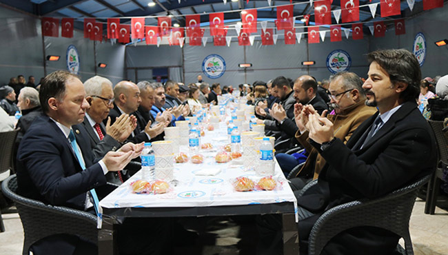 Milletvekilleri ve Başkanlar iftarda buluştu...