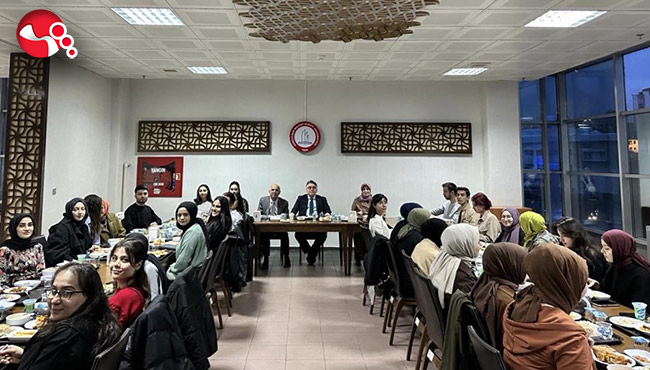 Rektör Özölçer'le oruçlarını açtılar