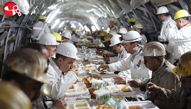 Bakan Bayraktar, maden işçileriyle iftar yaptı