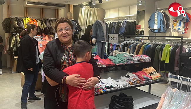 Hayırseverlerden çocuklara bayram sevinci