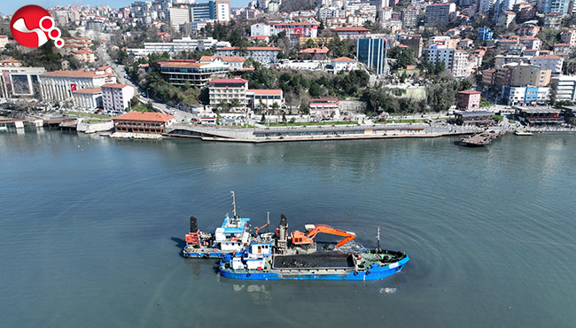 Liman, temizlenip derinleştiriliyor…