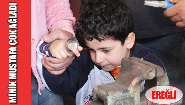 MİNİK MUSTAFA'NIN PARMAĞI 20 DAKİKADA KURTARILDI