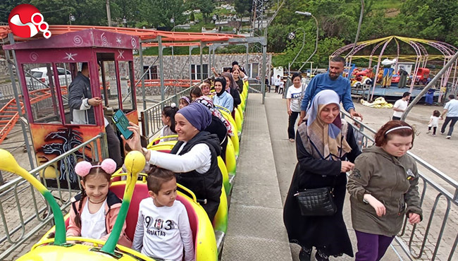 Lunaparktan ücretsiz faydalandılar…