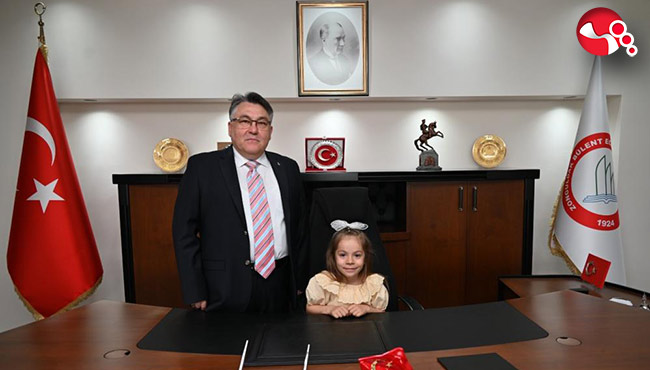 Rektör Özölçer koltuğunu devretti