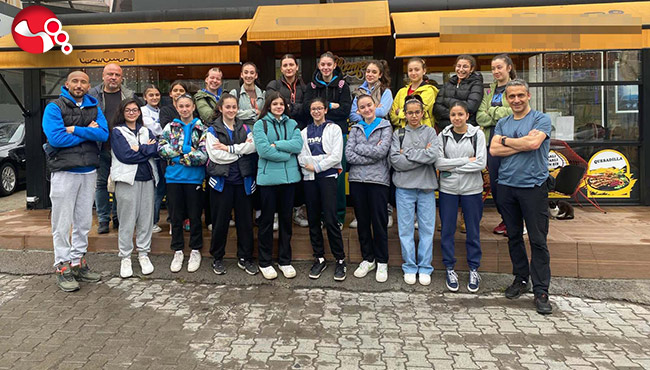 KEVOL MİDİ KIZLARI GRUP MÜSABAKALARINA HAZIRLANIYOR